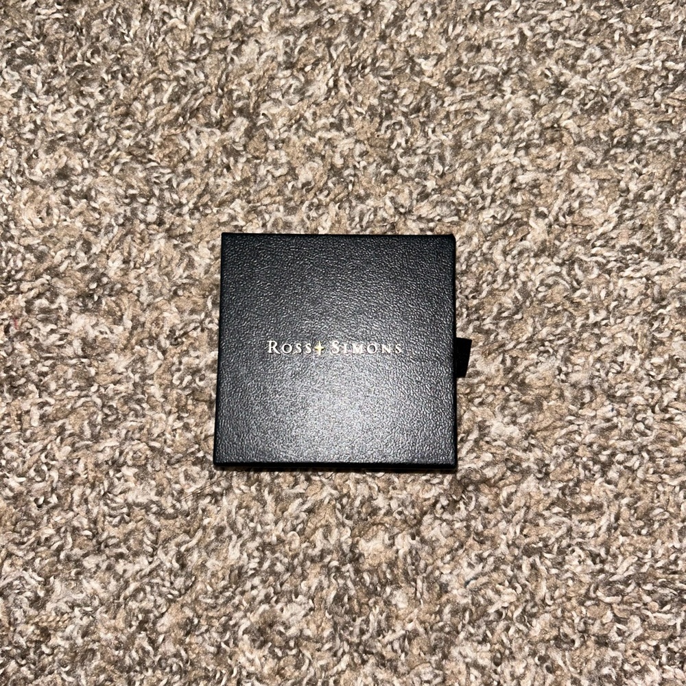Ross Simons Case and Pouch